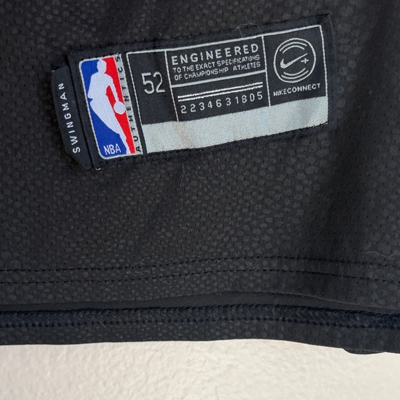 Nike Lakers Jersey in Black and Gold - Picture 4 of 5